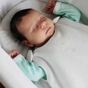 bebe qui dort