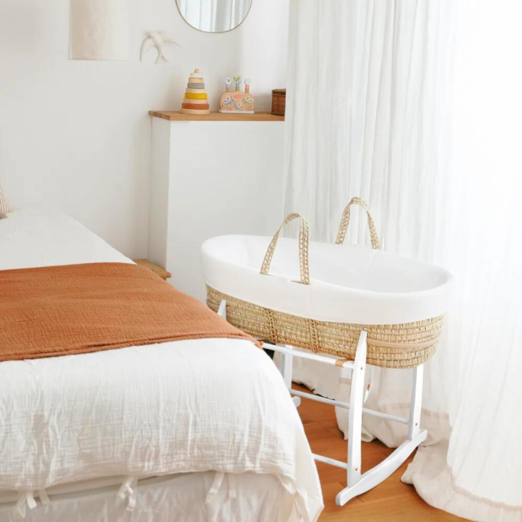 Chambre parents avec couffin